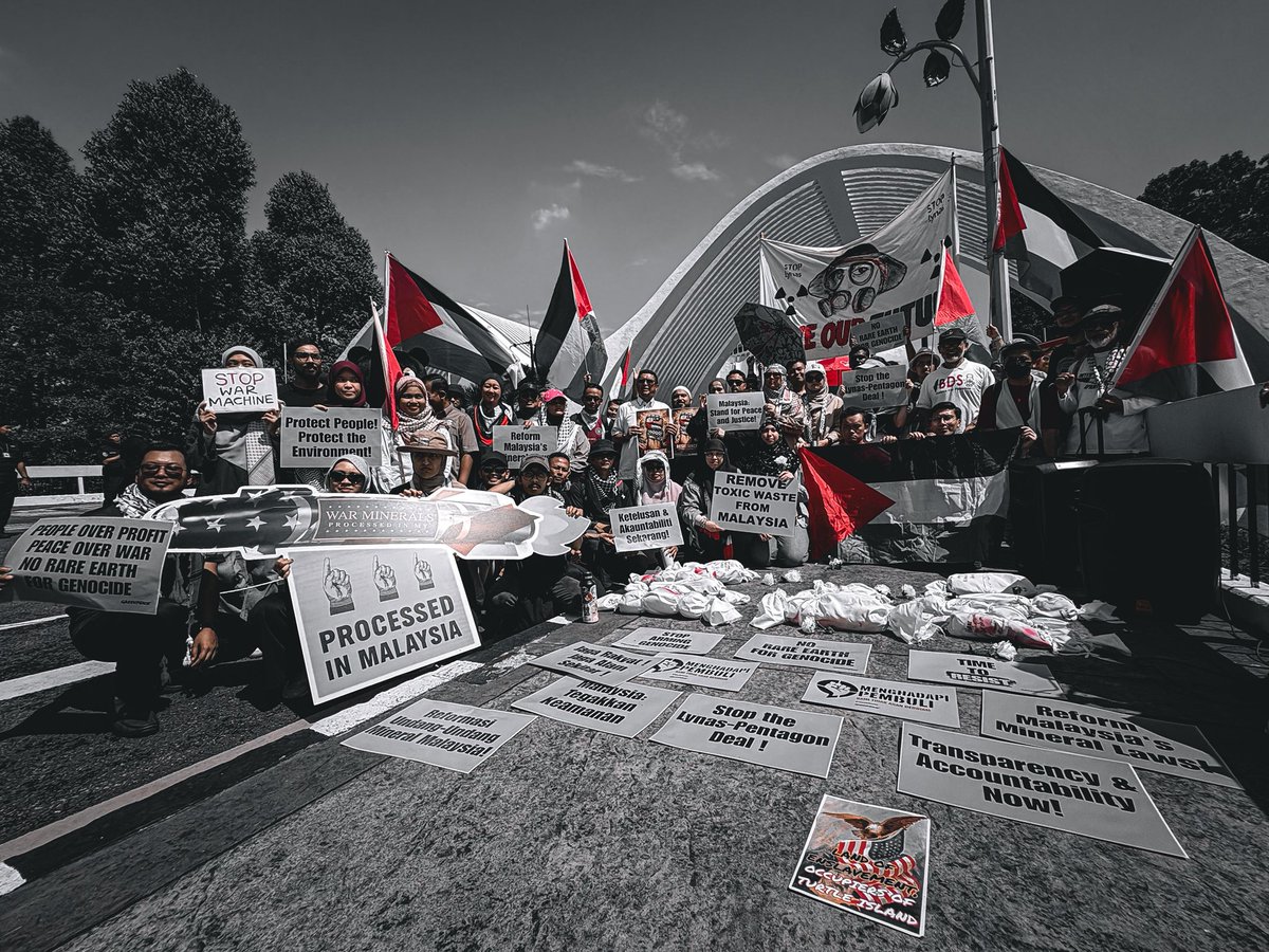 MandiriMY's tweet photo. Malaysia perlu kekal tegas dengan prinsip hak asasi manusia dan tidak terlibat dalam sebarang bentuk kerjasama yang bercanggah dengannya.
#stoplynas #stopwar #stopgenocide #freepalestine #mandirimy https://t.co/557zGLmNiK