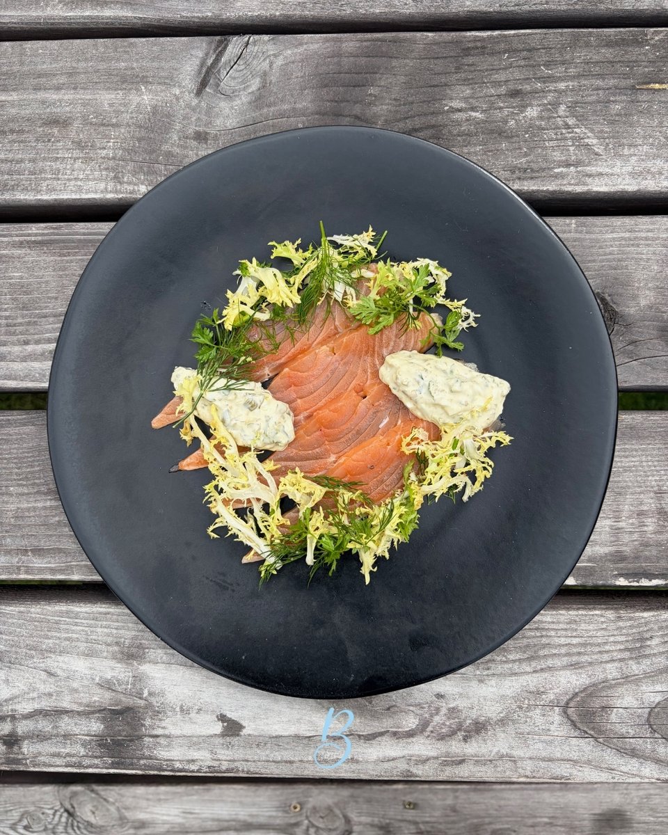 bluebellwing's tweet photo. New main menu, cured in-house: our House Cured Salmon starter comes with a fine herb salad, sauce gribiche and parsley oil - Fresh, light and gluten free. 

📞 01773 546722 | 💻 https://t.co/b0gKX0GnoB | ✉️ hello@bluebellwingfield.co.uk 

#derbyshire #curedsalmon #glutenfree https://t.co/1Eqabw4WES