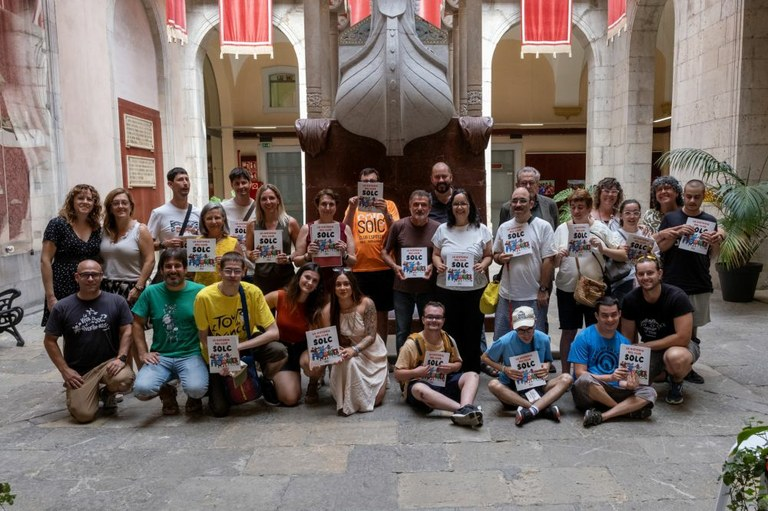 TGNAjuntament's tweet photo. IGUALTAT | Avui s'ha celebrat l'acte de reconeixement dels 30 anys del Club Esportiu Solc, al Pati Jaume I de l'Ajuntament de Tarragona 🤝🏻

També s'hi ha inaugurat l'exposició "Club esportiu Solc: 30 anys d'esport adaptat", que es podrà visitar al Pati Jaume I fins al 31 de juliol 🖼️

ℹ️https://t.co/kyZTzRyNvd