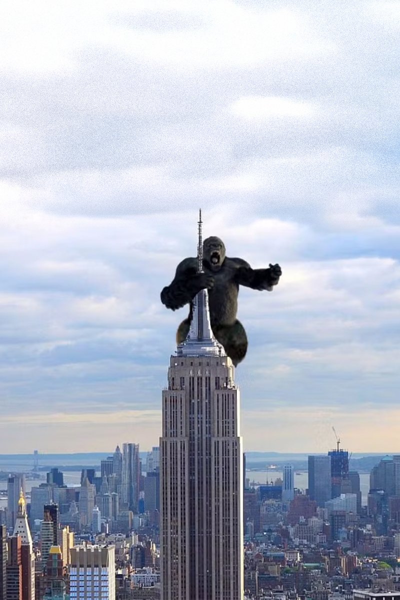 nasssss8538's tweet photo. ถ้าเพิ่มหมื่นนึงจะมีพี่เพิ่มปีนตึก GMM Tang V เหมือนคิงคองปีน empire state งี้ 🤣🤣🤣🤣 https://t.co/iUr0k7YyW9