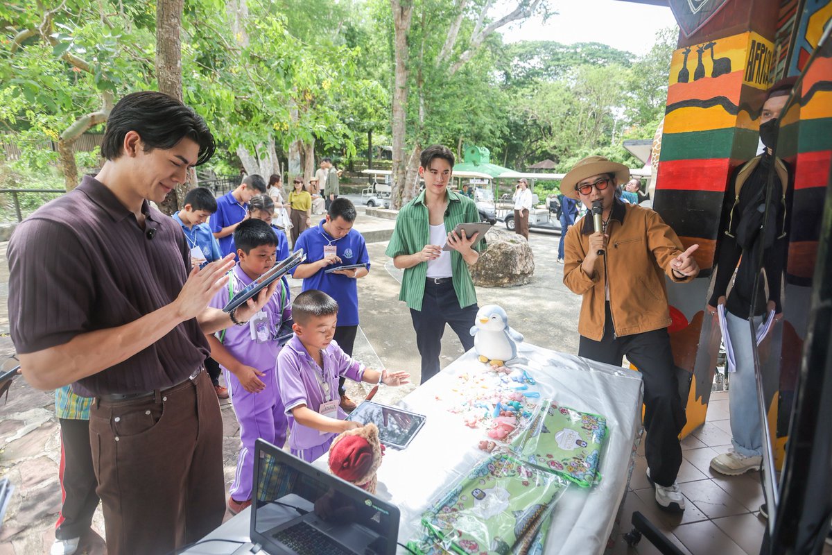 EnvifundTH's tweet photo. Kahoot เกี่ยวกับกองทุนสิ่งแวดล้อม 🌳
เกมตอบคำถามเกี่ยวกับกองทุนสิ่งแวดล้อม และความหลากหลายทางชีวภาพ เอาใจช่วย ทีมพี่หมีและทีมพี่แพนกวิน กันน้าา
🐻🐧💚✌@gawincaskey @Josswayar 

ENVIFUND WITH CONSERVATION

#EnvifundwithJG https://t.co/saWMViZpVF