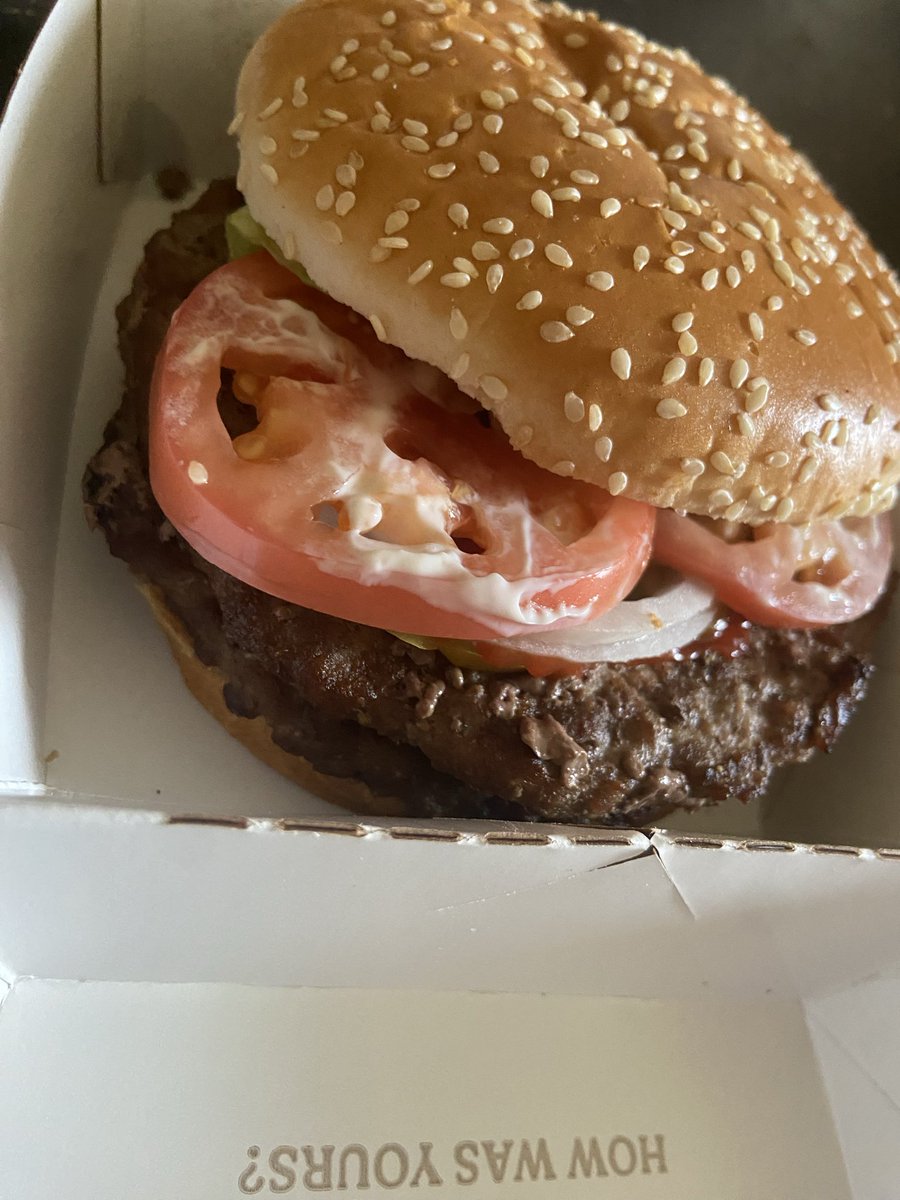 hashleynaa's tweet photo. ordered a double whopper with cheese no mayo only to get NO cheese and a lot of mayo... wouldnt even be that mad id they didnt charge $1 a slice.. thanks @BurgerKing https://t.co/fxj9bYeitm