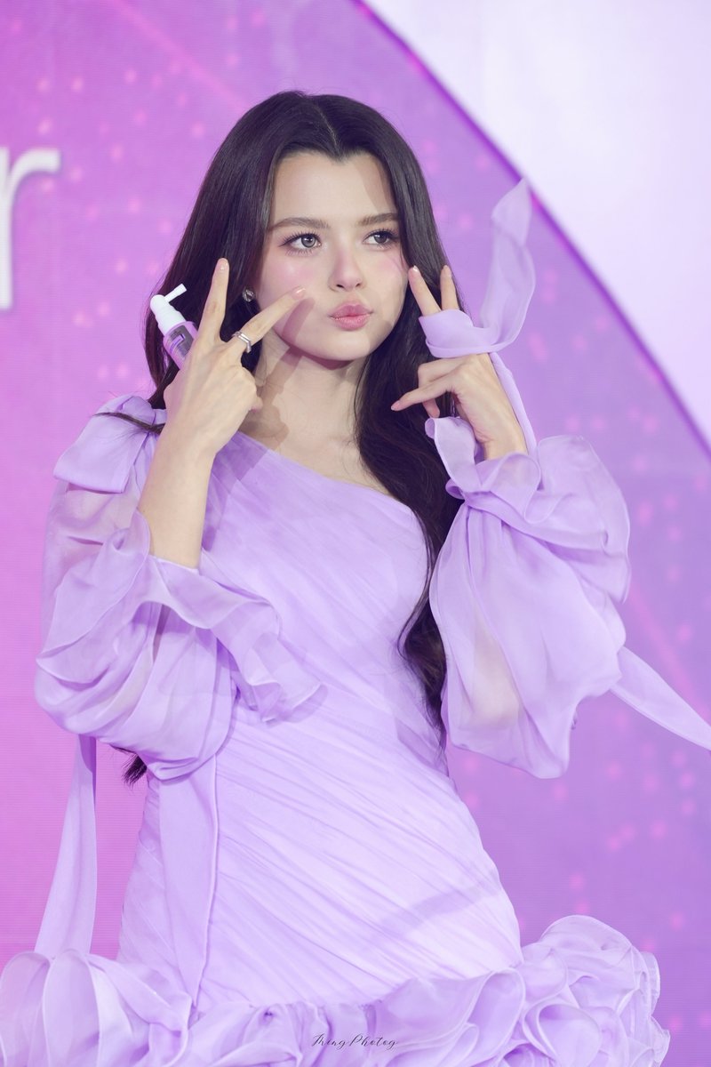 Ody2529fb's tweet photo. Mi tierna BecBec 😚✌️🏻

REBECCA X SUNSILK
#BeckyxSunsilkBouncyBigHair
#beckysangels https://t.co/hQbXl68U9w