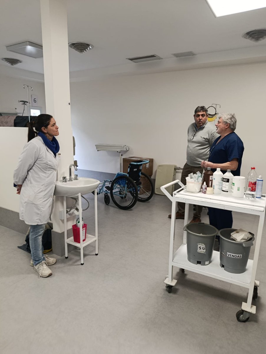 DrThalasselis's tweet photo. Seguimos mejorando la capacidad de respuesta de nuestros hospitales.

En el Hospital de Cipolletti habilitamos nuevas camas de Terapia Intensiva, incrementando en un 50% la capacidad del servicio en esta primera etapa.

Más infraestructura, más capacidad de respuesta y más salud. https://t.co/9IjXpKlPuy