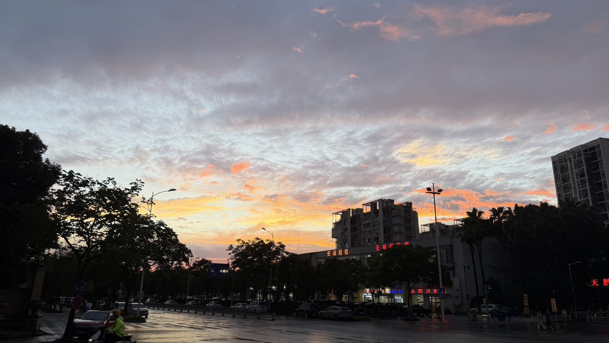 goluping's tweet photo. 今年的梅雨季格外长 https://t.co/Gkk8EH2mxc