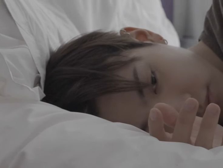Ddeonghwa9898's tweet photo. The business dinner ended much later than expected. By the time they returned to the hotel, neither of them had the energy to argue anymore.

The honeymoon suite felt painfully quiet.

After a stubborn debate, Hj took the bed. Sh settled onto the floor with a spare blanket and pillow. Neither of them said goodnight.