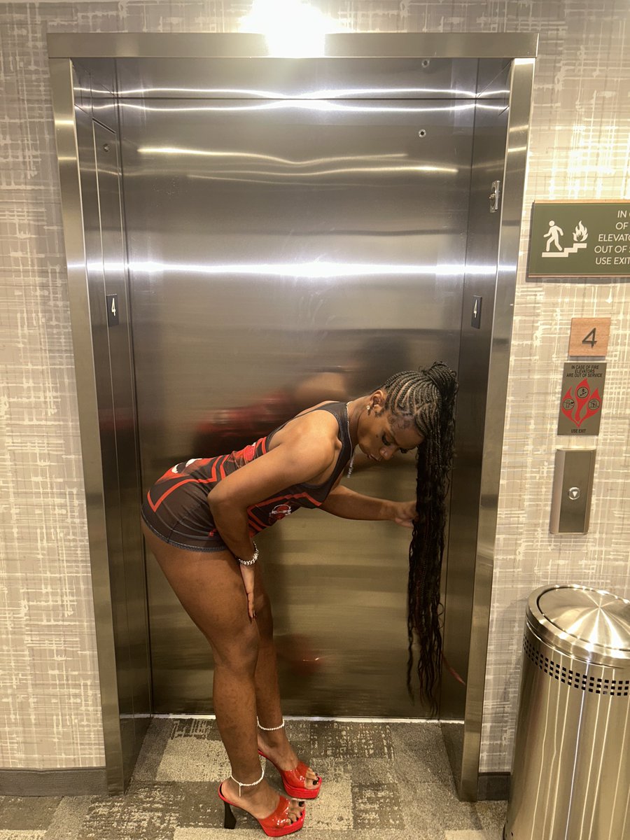 thefrostbitee_'s tweet photo. Frost face and body card never declines😍 https://t.co/6WXsLtDfJK