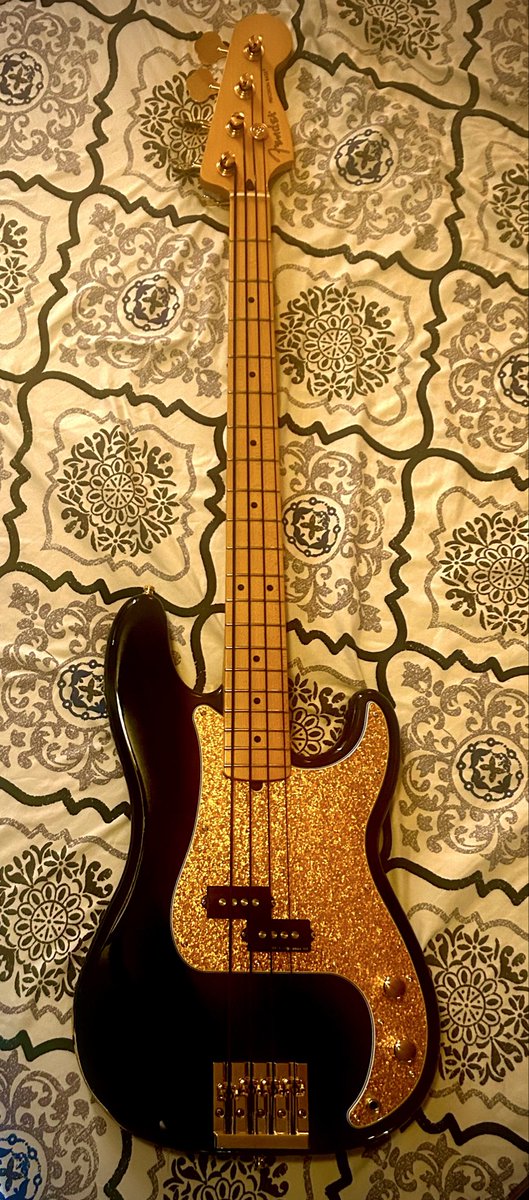 pzutto's tweet photo. One of my Stage basses for upcoming @TwistedSisterNY tour Featuring @sebastianbach ! 
Black and Gold for the 50th Anniversary 🤘😎@BassMagOnline https://t.co/zjYIDnG36y