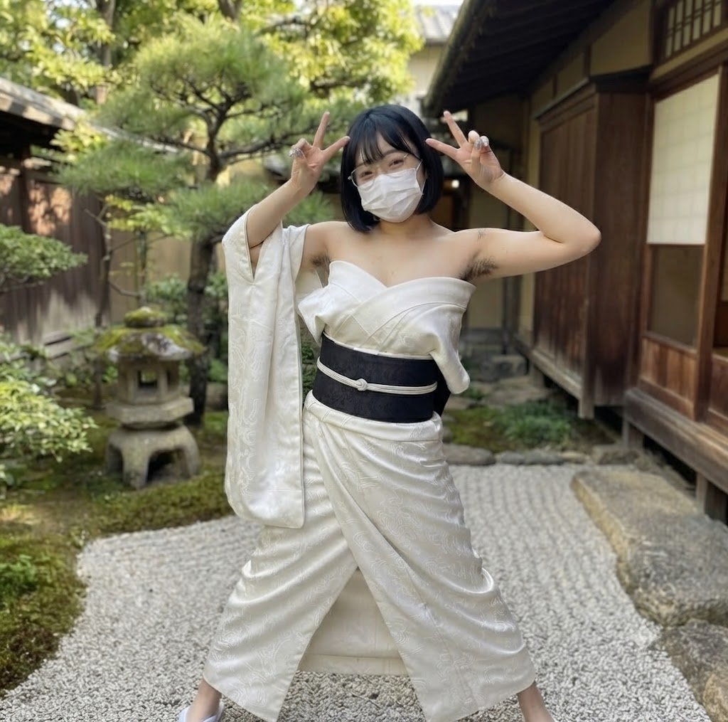Svetlan05570052's tweet photo. 脇の毛生えてる系女子はどーですか！！？

いいねでもっとすごい写真送っちゃうかもねっ！ https://t.co/zy89ivTyHr