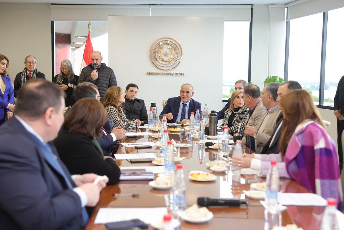 SenadoresPy's tweet photo. Definen orden del día para la próxima sesión ordinaria del Senado

https://t.co/1uCezReXAY

#SenadoPy https://t.co/Vp1MkYTF3j