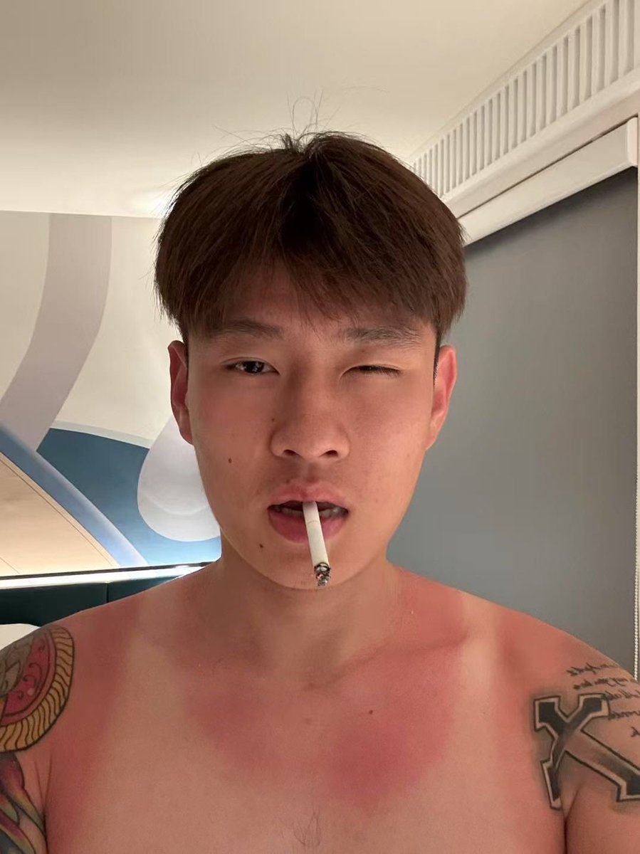 Luckb3nx's tweet photo. 纹身直男🈶️完整版视频 https://t.co/OaXRVrncdr