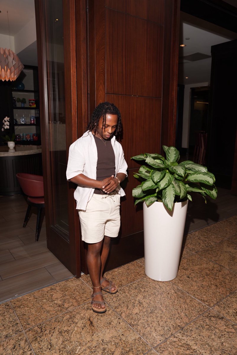 Rhylxn's tweet photo. Meet in the Lobby 🫴🏾 https://t.co/qNsNuoMNrP