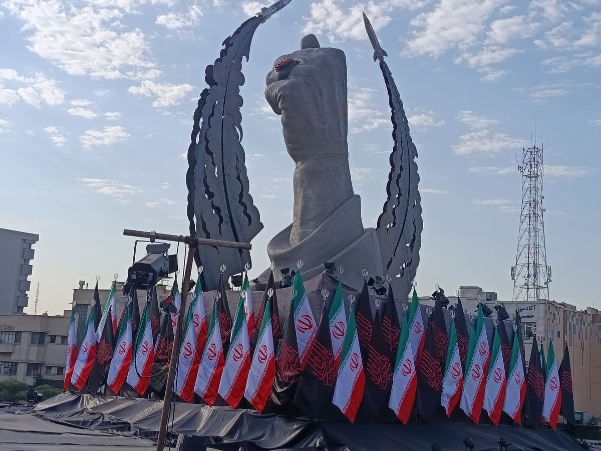Almdaryan8084's tweet photo. راهت ادامه دارد؛ ما هم با همان عهد و همان امید، ایستاده‌ایم. 
#ای_پسر_فاطمه_منتظر_تو_هستیم https://t.co/F93A75EGpc