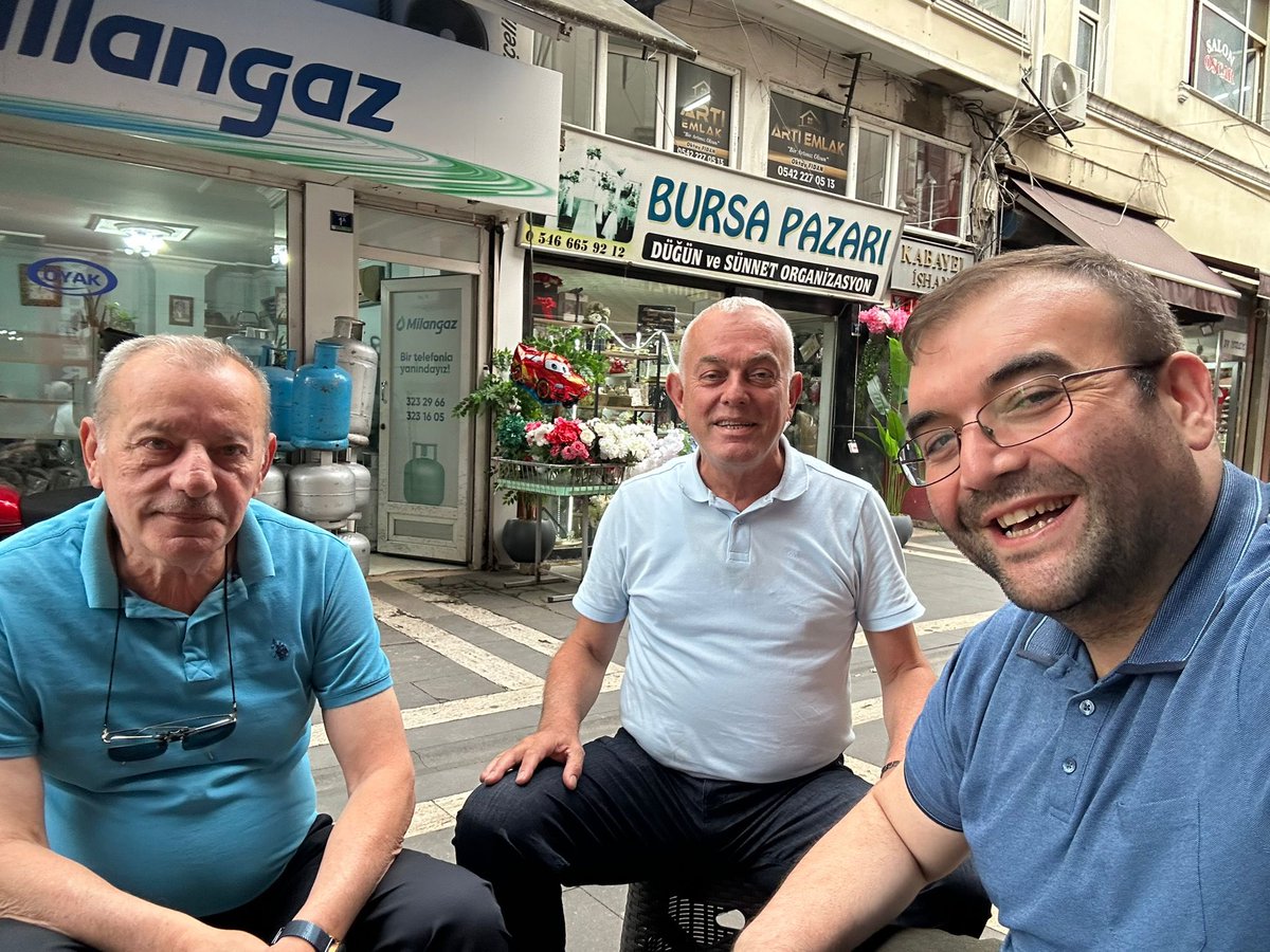 BilgiImek's tweet photo. Benim için çok değerli olan kardeşim rahmetli Av Cemal (doftin) Duygun’un oğlu yeğenimiz Hayri Can Duygun ziyaretimize geldi. Geçmişi yad ettik. Çok memnun oldum yeğenim. https://t.co/A99GguOsw4