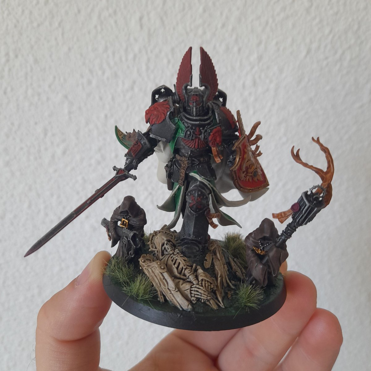 Custodes_'s tweet photo. Bonjour sa fait longtemps que j'ai rien posté ici voici le Lion El Jonson.
#warhammer40k 
#WarhammerArt 
#WarhammerCommunity https://t.co/vZJfcIra99