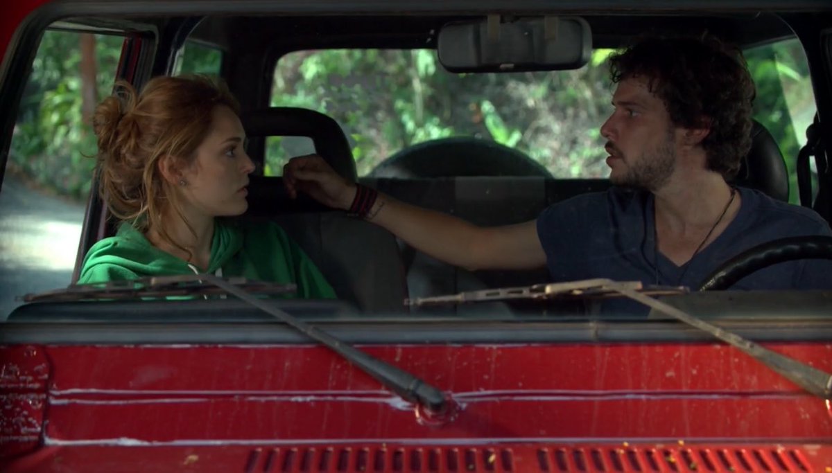 gomzsquita's tweet photo. Sete Vidas não é uma novela típica, mas o primeiro capítulo dela é uma aula de dramaturgia. Personagens muito bem definidos, especialmente o protagonista Miguel. Relações familiares em conflito, segredos guardados e um gancho de tirar o fôlego. https://t.co/3bqAsV9kkC