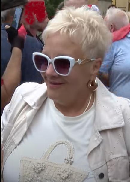 HolinkaPis's tweet photo. To ja stara KODziara gwizdałam na spotkaniu Prezesa i Premiera w Kłodzku. https://t.co/CI8cgPBKRP