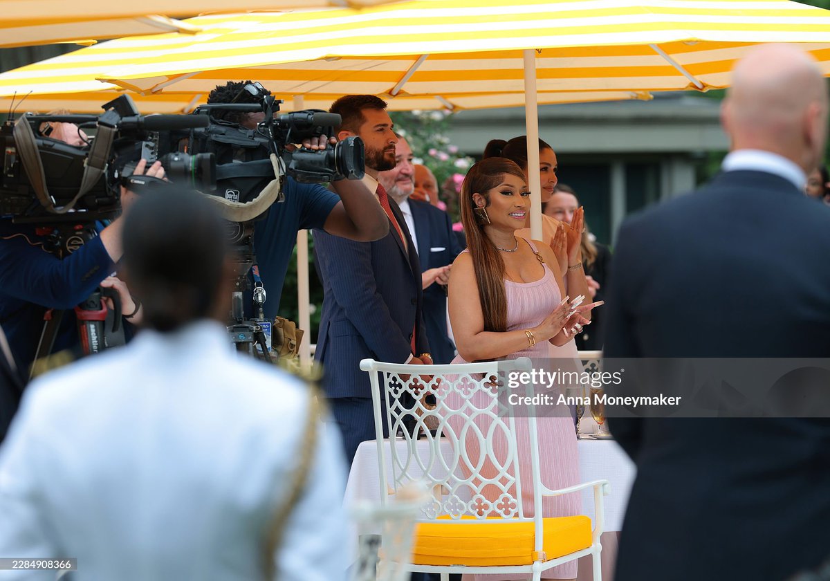 QueenRadioX's tweet photo. PHOTO: @NICKIMINAJ with @alexbruesewitz at today's Rose Garden event with President, @realDonaldTrump. https://t.co/sPJyUAhbPi