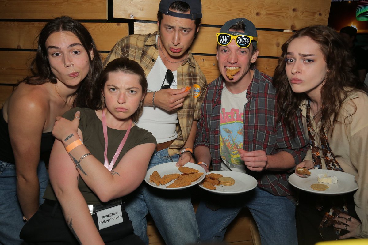 hudsonwupdates's tweet photo. New photos of Hudson Williams at the Run N Gun Film Festival! https://t.co/u6tSF2rsGH