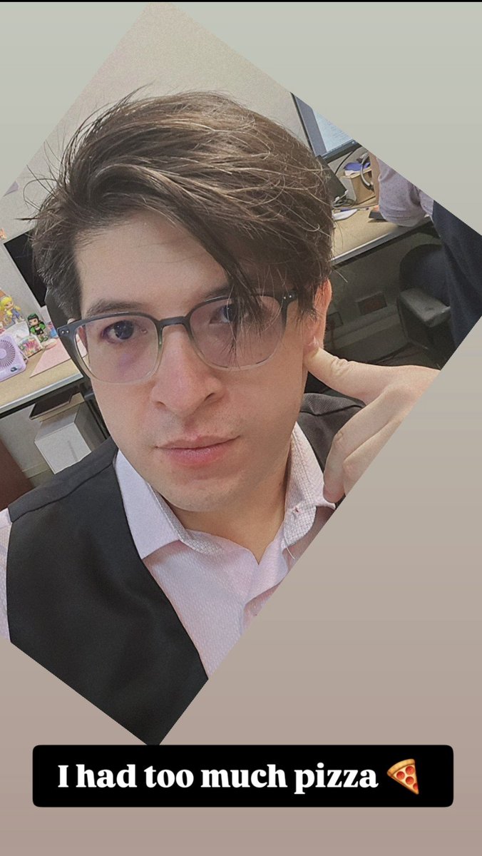 eslysama's tweet photo. I had way too much pizza yesterday 🍕😂, but the Mexico match was AMAZING!!!! 🇲🇽⚽ You can check out my live reaction on #Twitch!

ttv/eslysama https://t.co/i0lUp1NlUC