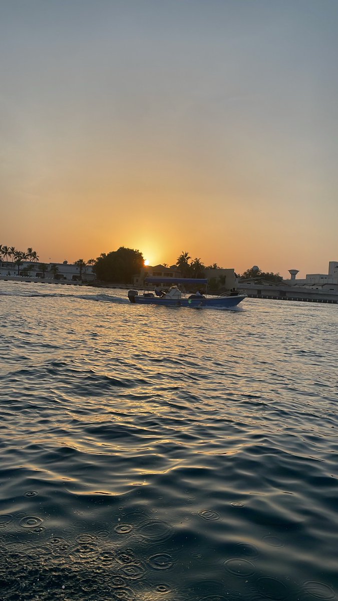 _i4ever's tweet photo. قليلاً من جمال البحر
🌊🐚🫧🏝️ 🌅 https://t.co/tm4qW4s2MY