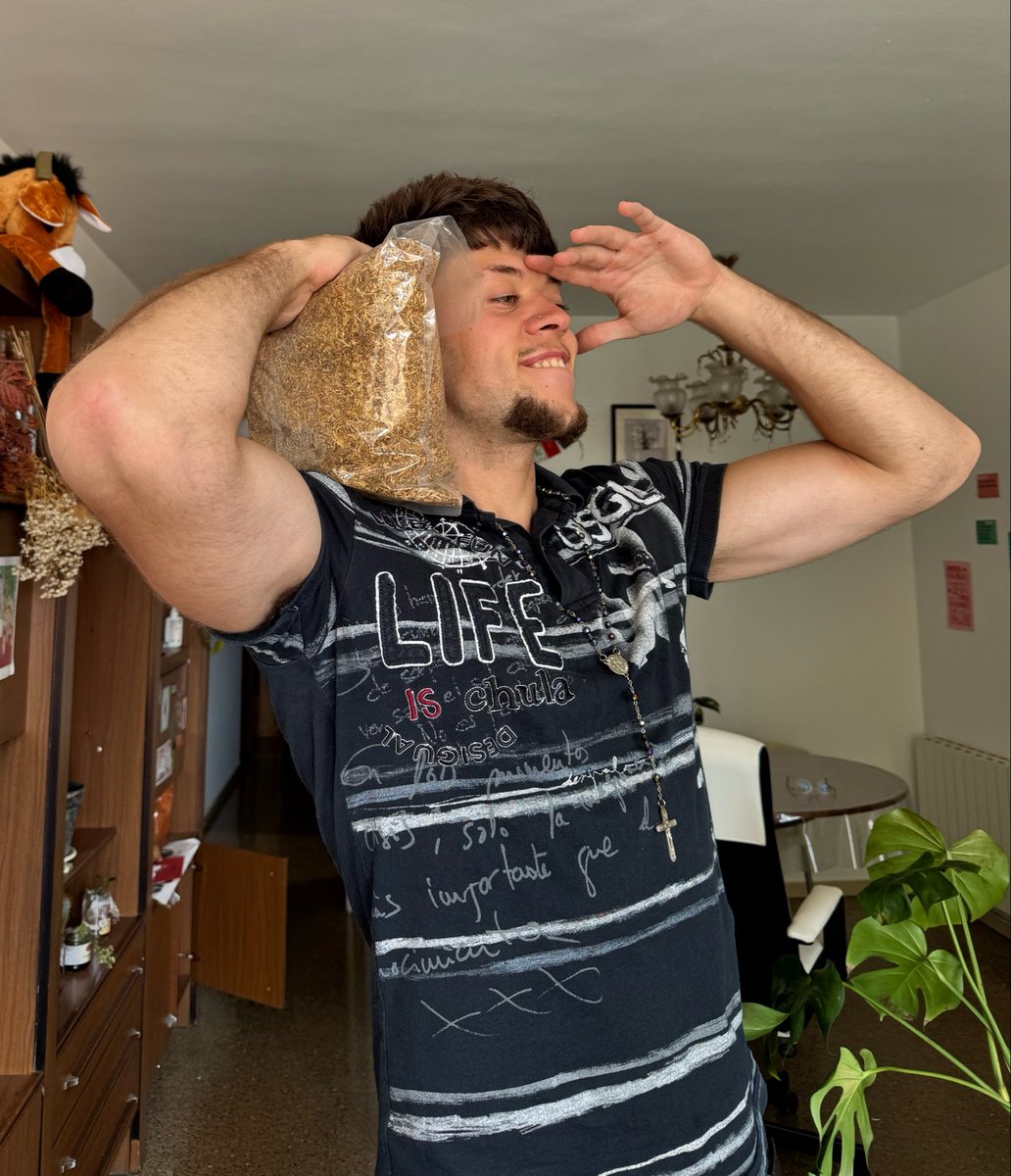Teliiss's tweet photo. 🚬🧱 https://t.co/7z9cNCVHHn