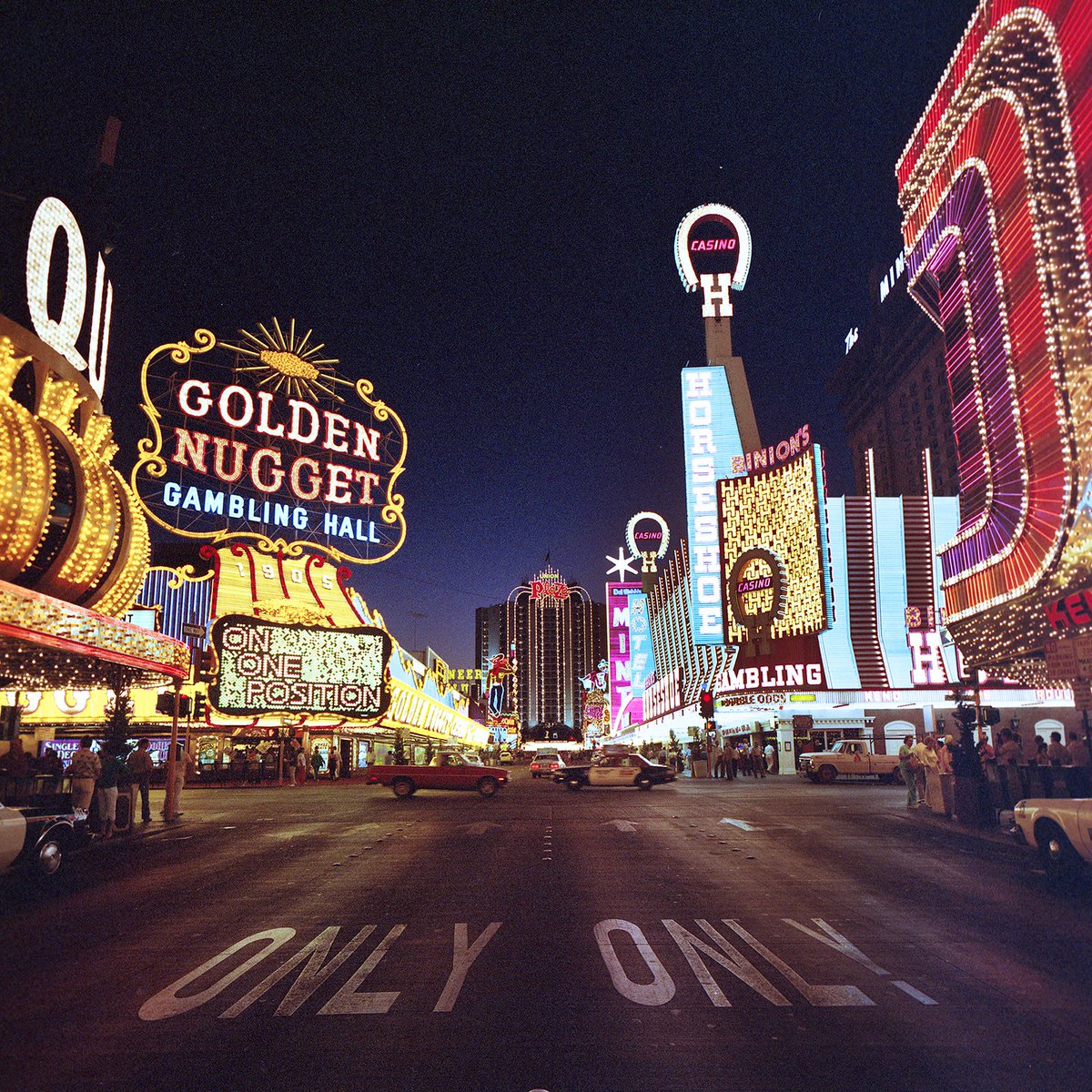 summacorp's tweet photo. Fremont St, Summer 1983 

Las Vegas News Bureau, LVCVA Archive https://t.co/5qa1yHUL14
