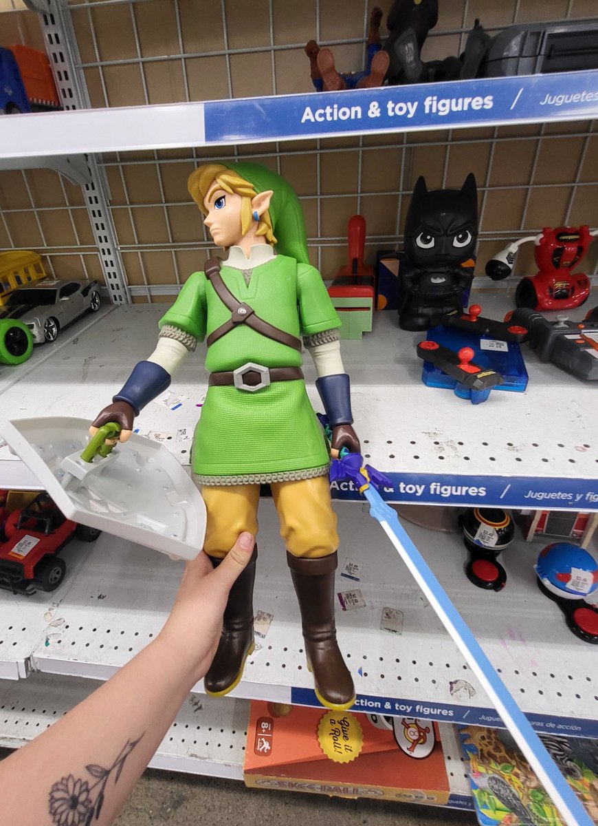 Stat1cDotPNG's tweet photo. working at a thrift store is hell bc I see things like this and have to wait days to buy it https://t.co/8DcO1yT65M