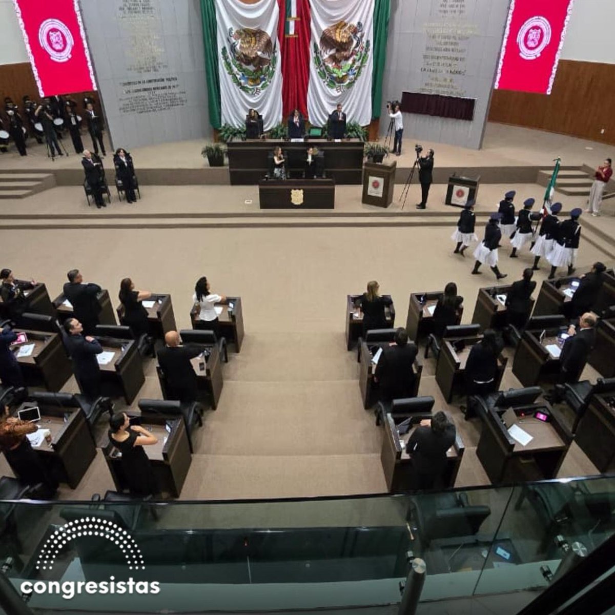 CongresistasMex's tweet photo. ¡Congreso de Tamaulipas [@CongresoTams] honra a la Benemérita Escuela Normal Federalizada del Estado!

Blanca Anzaldúa [@Blanca_Anzaldua] presidenta de la mesa directiva, junto al gobernador Américo Villarreal [@Dr_AVillarreal] encabezan la sesión solemne con motivo de la inscripción en letras doradas de la leyenda "1889 Benemérita Escuela Normal Federalizada de Tamaulipas" en el muro de honor del recinto.

Nota: 📑 https://t.co/lTCD3NXEQN 

El gobernador destacó que generaciones de maestras y maestros han contribuido a fortalecer el tejido social con conocimiento, compromiso y vocación de servicio.