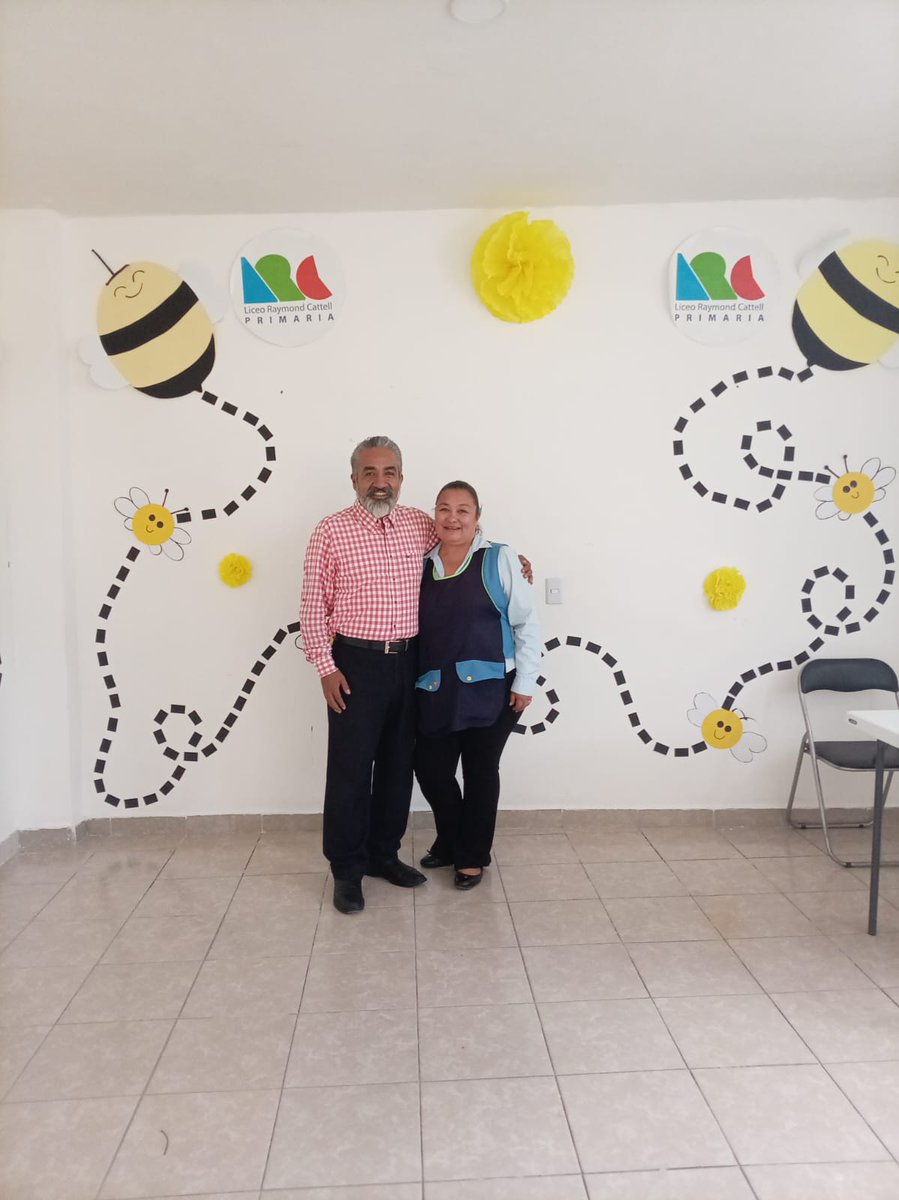docgerardoreyes's tweet photo. GRACIAS POR LA INVITACIÓN, FUE UNA GRAN EXPERIENCIA Liceo Raymond Cattell primaria 🎓 https://t.co/iZcRDjKOur