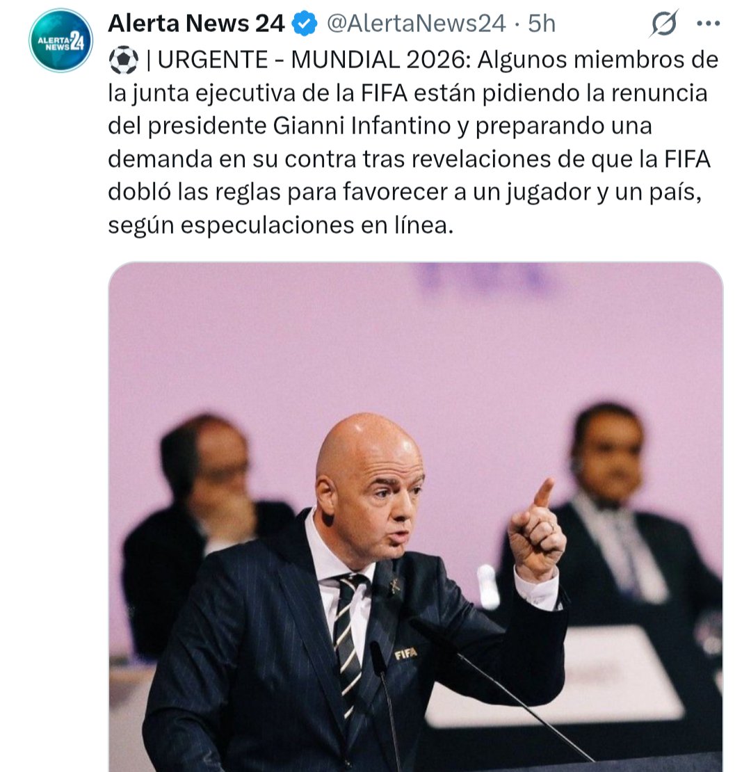 Insurgente_X's tweet photo. #UltimaHora

Infantino con un pie en la puerta de la FIFA.

Infantino pasó de presidente de la FIFA a gerente de atención a clientes de la Casa Blanca. https://t.co/K4ZnryOmlN