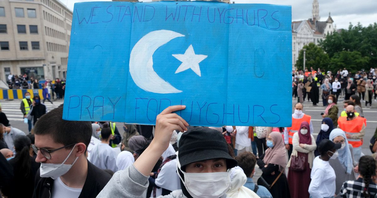HistoryCries's tweet photo. On July 5,2009,a peaceful Uyghur protest in Ürümqi, East Turkistan(Xinjiang),was met with brutal state crackdown,an event known today as the Ürümqi Massacre.
Uyghurs &amp; human rights observers estimate the death toll is hundreds,possibly over 1,000 Uyghurs killed by security forces https://t.co/NYmJuLB3fs