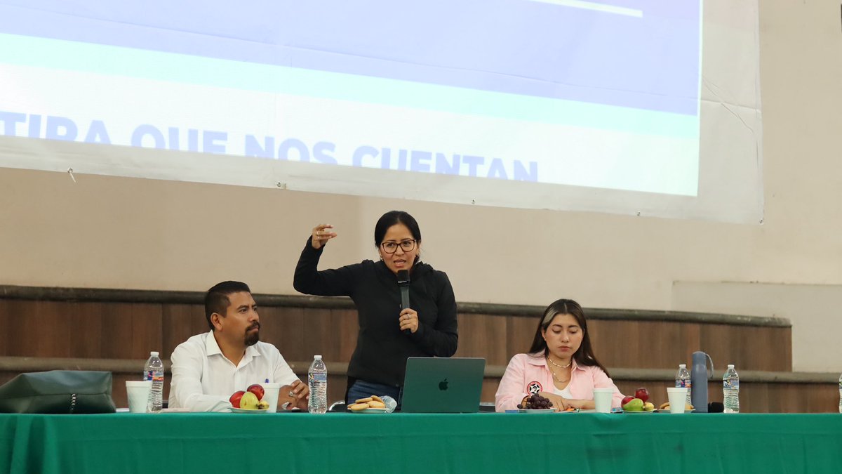FNERRRSLP2's tweet photo. #AlMomento 

Da inicio el Curso de Fenerianos en el Regional Norte. ❤️‍🔥

Agradecemos a la maestra Atenea por siempre estar a disposición de enseñar a los jovenes fenerianos. 

❤️‍🔥🔥✊🏽

📷: Fotogalería ✨ https://t.co/8NeWwcoEBN