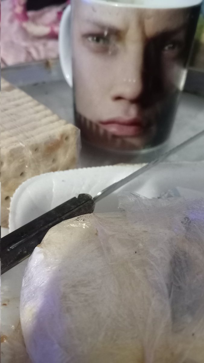 sofiafrrara's tweet photo. me estoy muriendo del estómago y mi vieja me trajo un tecito con la taza de vergil 😢😢😢😢 https://t.co/bYMNduR7vp