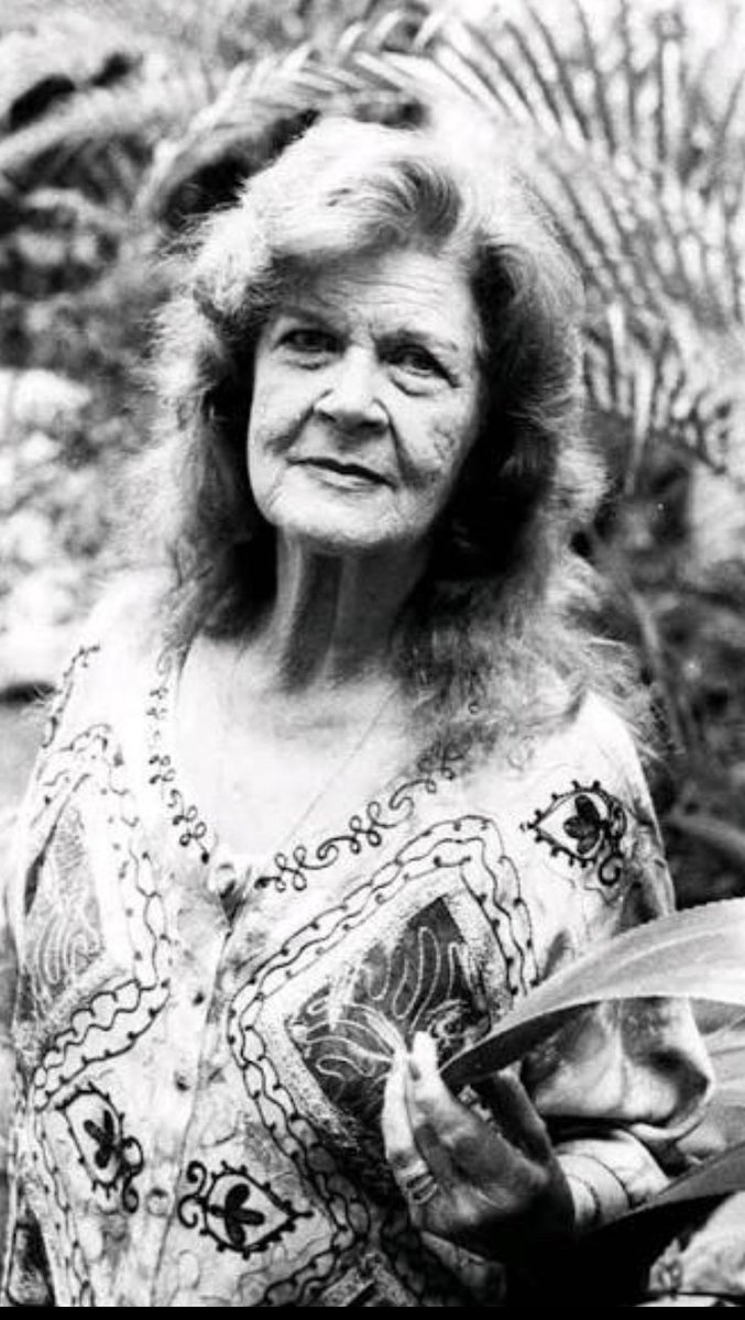 BMCMzZimpeto's tweet photo. BMC de Zimpeto 🇲🇿 Hoy recorda el natalicio de Carilda Oliver Labra. Poeta matancera, transgresora y apasionada. Doctora en Derecho, Premio Nacional de Literatura 1998 y autora de _Al sur de mi garganta Su verso irreverente sigue vivo en la lírica hispanoamericana❤️🇨🇺
#CarildaVive https://t.co/xMXu17fESh