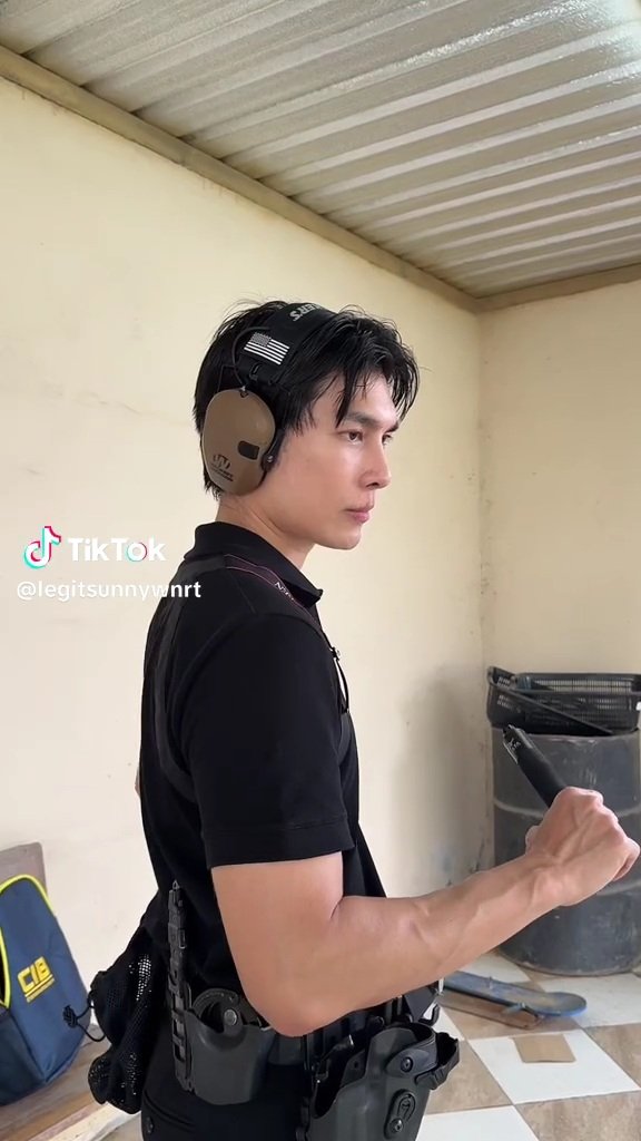 a1way5_mew's tweet photo. Mew &amp; Sunny TikTok update 

>>https://t.co/QE8mCZ8O31
>>https://t.co/EdLJQfFQjk

#sunnywnrt #MewSuppasit 
@MSuppasit @sunnywnrt https://t.co/jgV0JSfO84