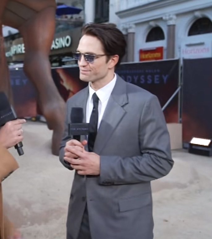FilmUpdates's tweet photo. Robert Pattinson has arrived at the world premiere of ‘THE ODYSSEY’ https://t.co/sYzqli2bY2