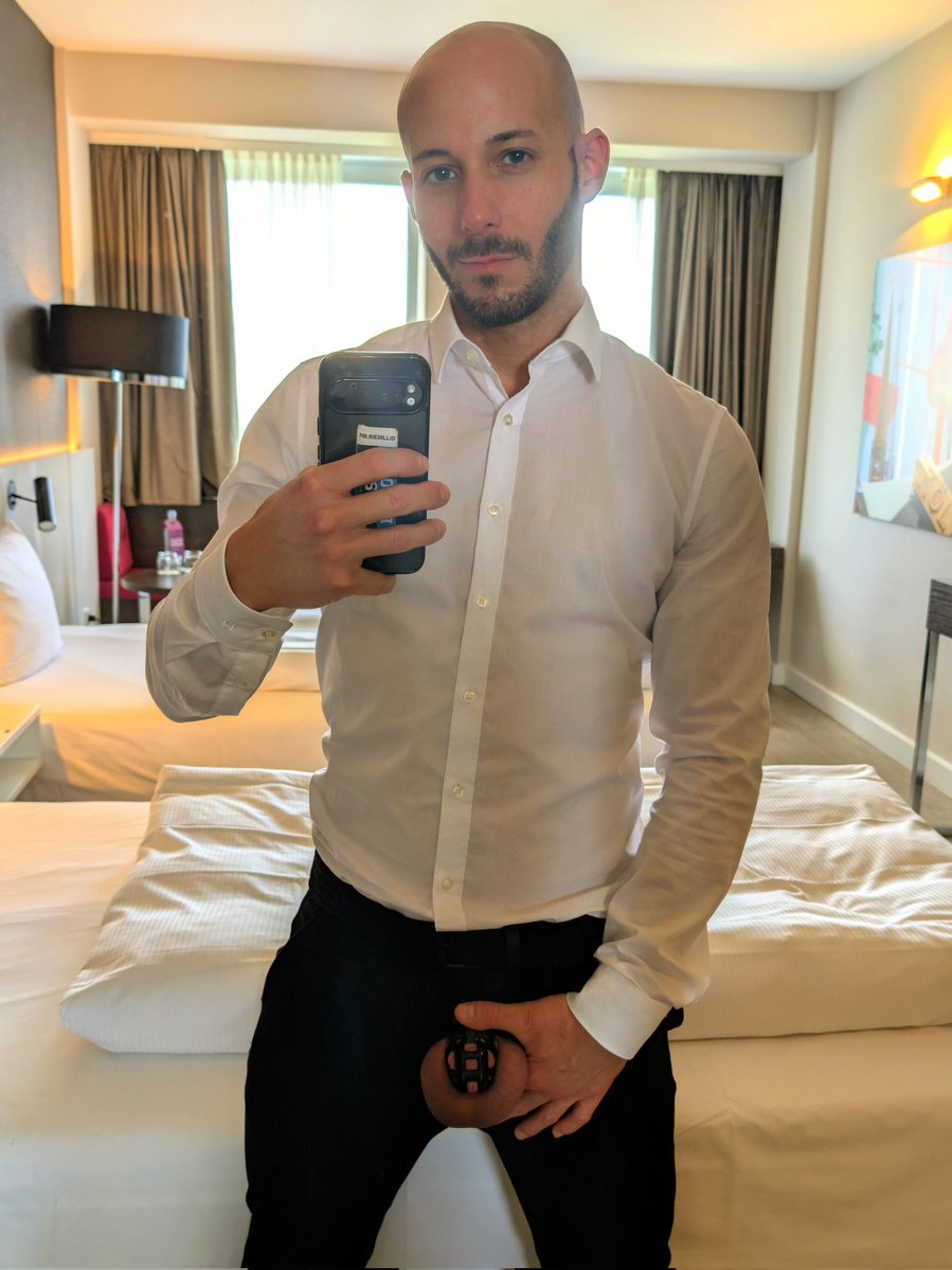 TBumBerlin's tweet photo. Big business, big balls 😏

#TeamLocked #ChastityBoy #MaleChastity #GayChastity #MenChastity #ChastityMen https://t.co/tU6NwjkVvT