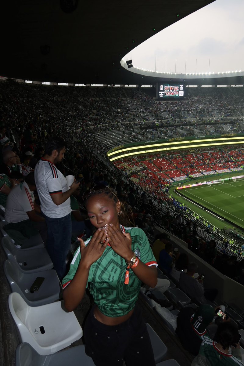 MissEnny11's tweet photo. Felt unreal to be here and even know Mexico lost, I’m still team Mexico cos they know ball❤️😂 @CocaCola https://t.co/N4iMIe0ZLV