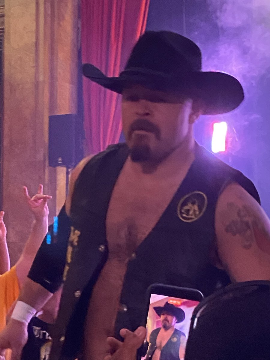 Davesewell04's tweet photo. Prematch pics @NotThatShire @1called_manders Cowboy Way @RevProUK https://t.co/NP0ucme6Er