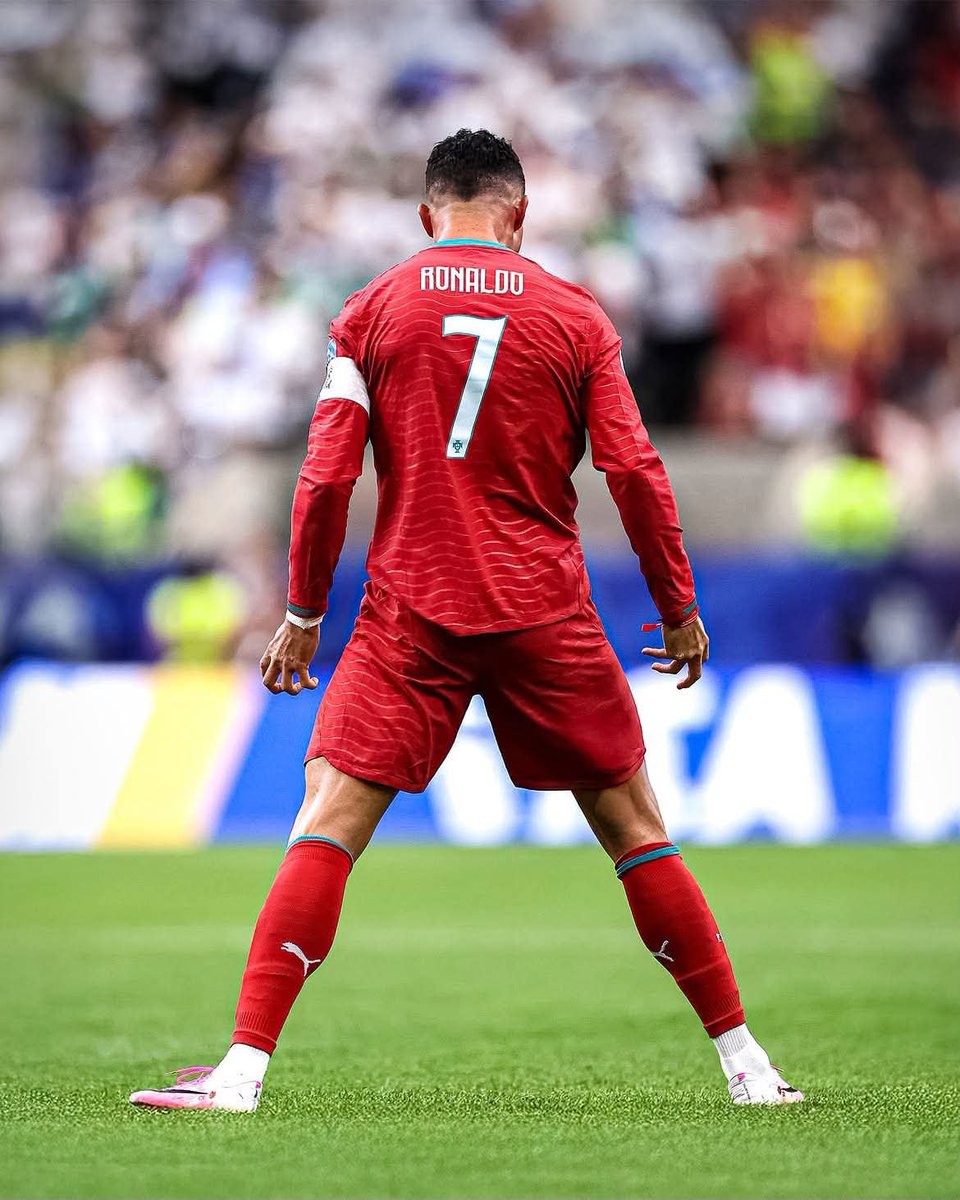 EmotionalMate's tweet photo. Maybe Tonight could be Cristiano Ronaldo final match. Whatever happens tonight we will always stand with you. Forever with you Cristiano. ❤️🇵🇹 https://t.co/8RSaHTtPnH