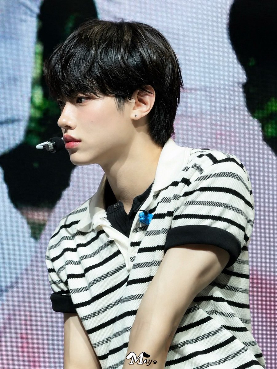 manoS2may's tweet photo. 260706 데뷔 쇼케이스

첫 눈에 반하는 클리셰

#VAYONN #베이온 #MANO #마노 https://t.co/TzMNl6LGSX