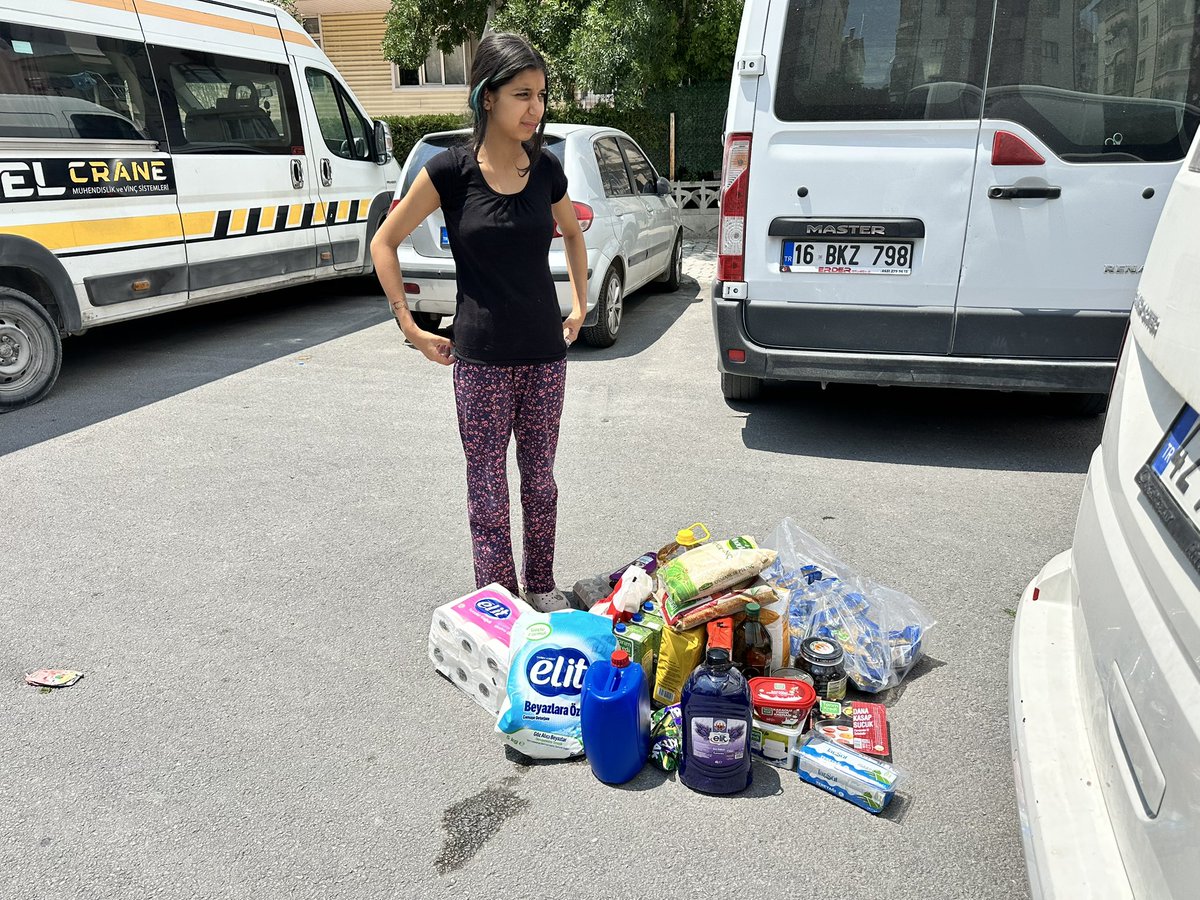 Sabribuyukdemir's tweet photo. On ailemize 5 er bin liralık gıda alışverişi yapıp ulaştırdık. Rabbim aracı olan kardeşlerimizden razı olsun inşaallah https://t.co/P02xpWvpM1