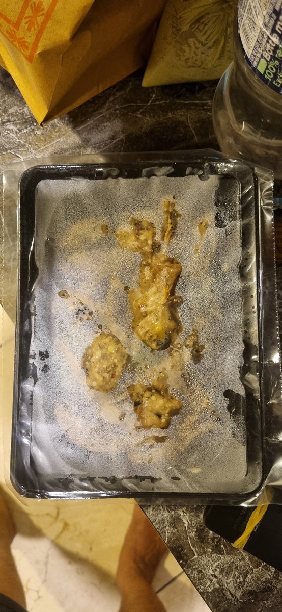 NavinBiwal's tweet photo. @Swiggy @SwiggyCares 
I placed an order. It said it would be delivered in 25 minutes. But I received it an hour later, which turned out to be cold. I paid the full amount, but I got cold food after a long time.Swiggy has the worst service. https://t.co/F0Yf0yBz5X