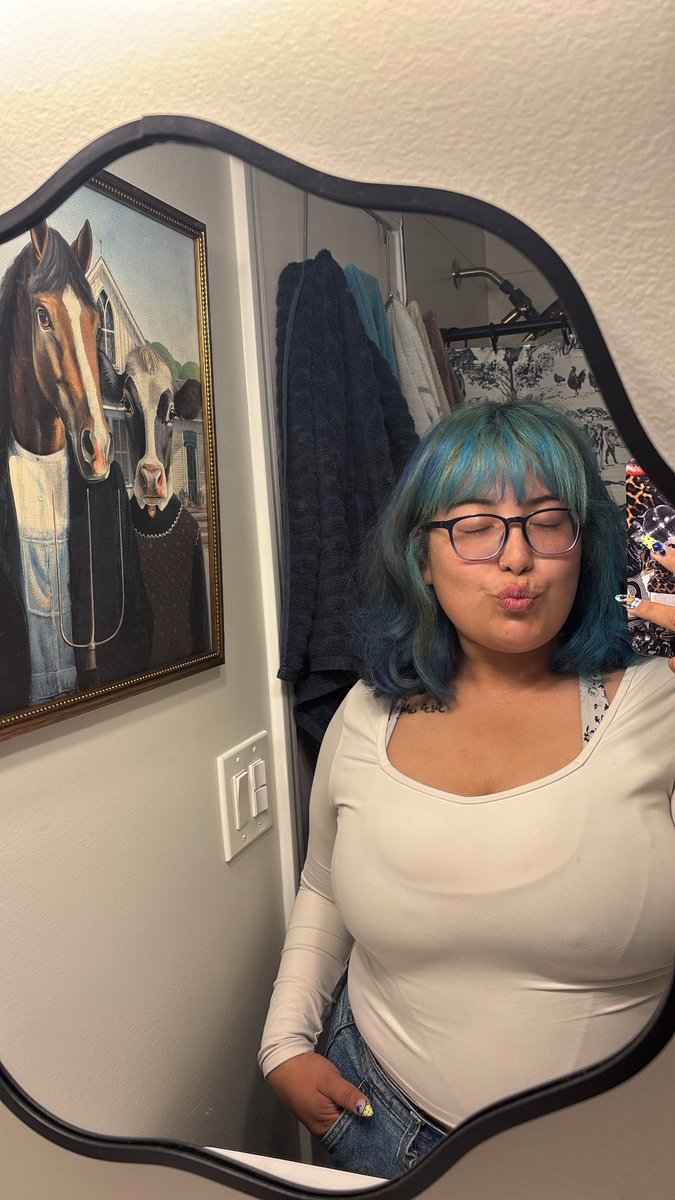 ArlineColin11's tweet photo. Hola I’m a short hair queen now 😝✨ https://t.co/Fk5uG4RZgE