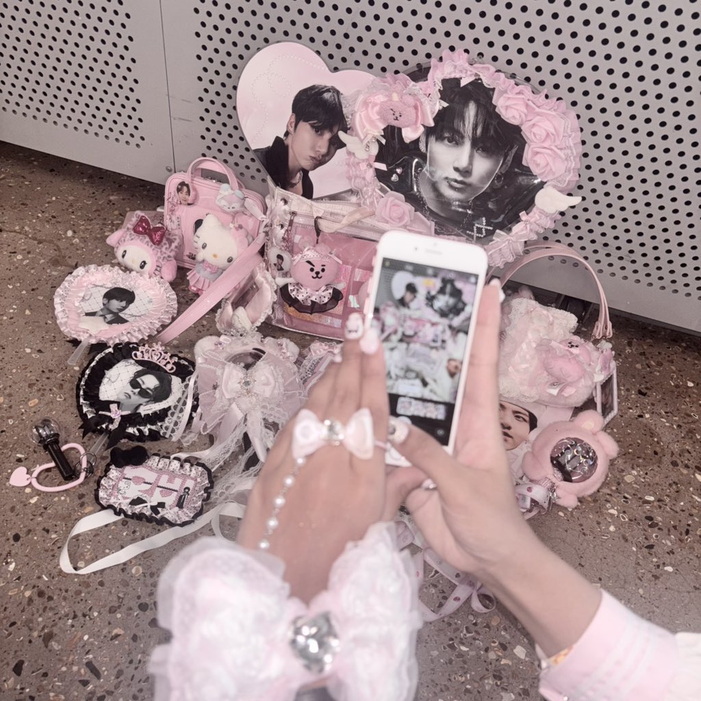 blosskitty's tweet photo. 𝒿𝓀 𝑔𝒶𝓁𝓈 🎀
── ˚₊‧꒰ა ♡ ໒꒱ ‧₊˚ 
#bts #army #방탄소년단 #정국 #armyと繋がりたい https://t.co/TET6bvY6fA