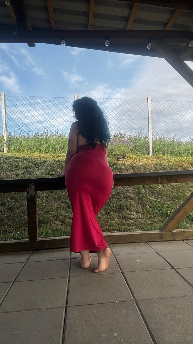 roxysdarkbloom's tweet photo. I love this dress https://t.co/4cAVFVG9t9