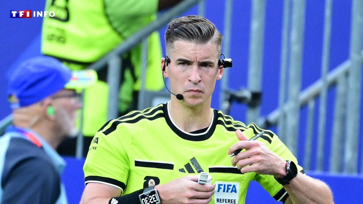 TF1Info's tweet photo. "On va nous voler" : l'Argentine crie au complot après le choix d'un arbitre français pour son 8ᵉ de finale
➡️ https://t.co/5gEoij82wd https://t.co/lOaABsTABJ