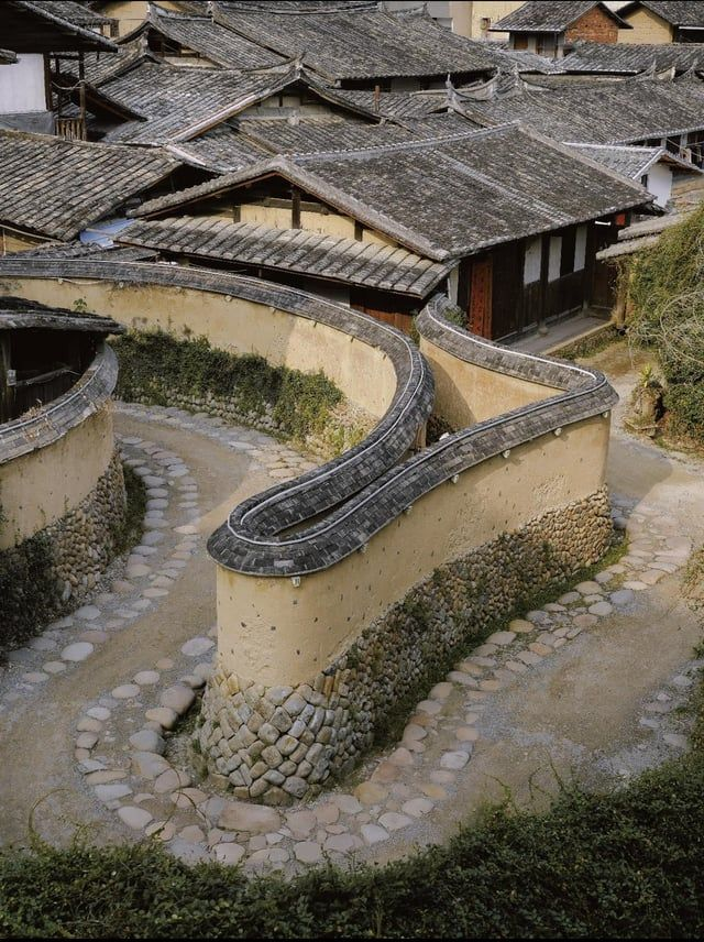 HerodotusWave's tweet photo. The winding, serpentine alleys of Songkou Ancient Town in Fujian, China. https://t.co/keBhvHqzAz