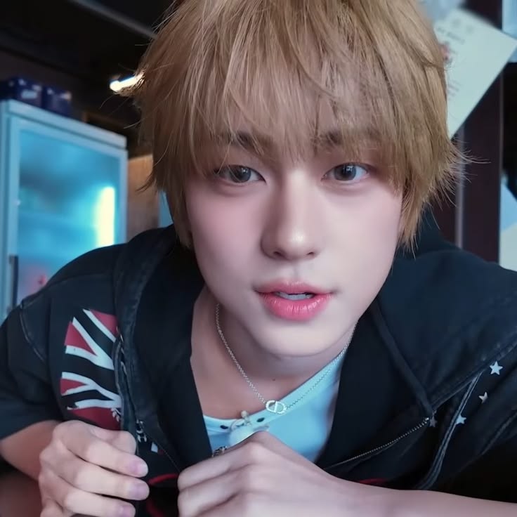 roses4rua's tweet photo. Ill start i think this dirty blonde/light brown on taki is one of the best hair colors ive ever seen on him it fits him so well he looks ao good https://t.co/P4l8cWuWHO